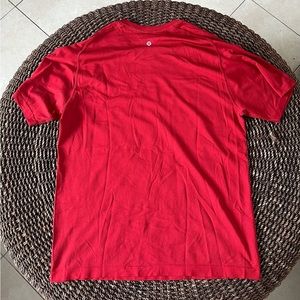 Men’s lululemon shirt